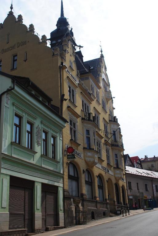 Obecni Dum 3* Семіли